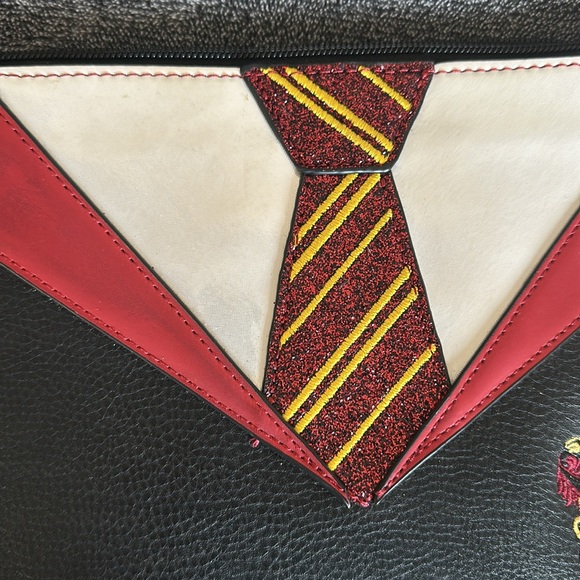 Danielle Nicole Gryffindor Purse - Picture 3 of 8